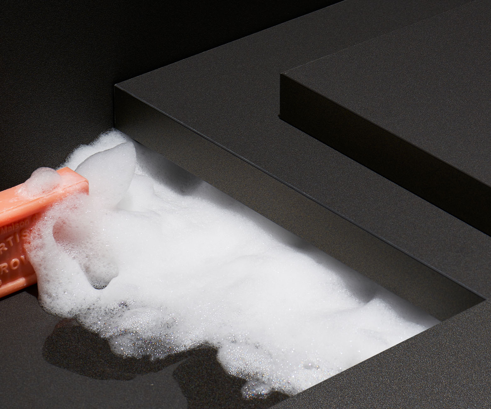 FENIX® Innovative Materials: Deep Cleaning