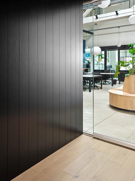 Shot 048_M4254 Brushed Black Aluminum.tif